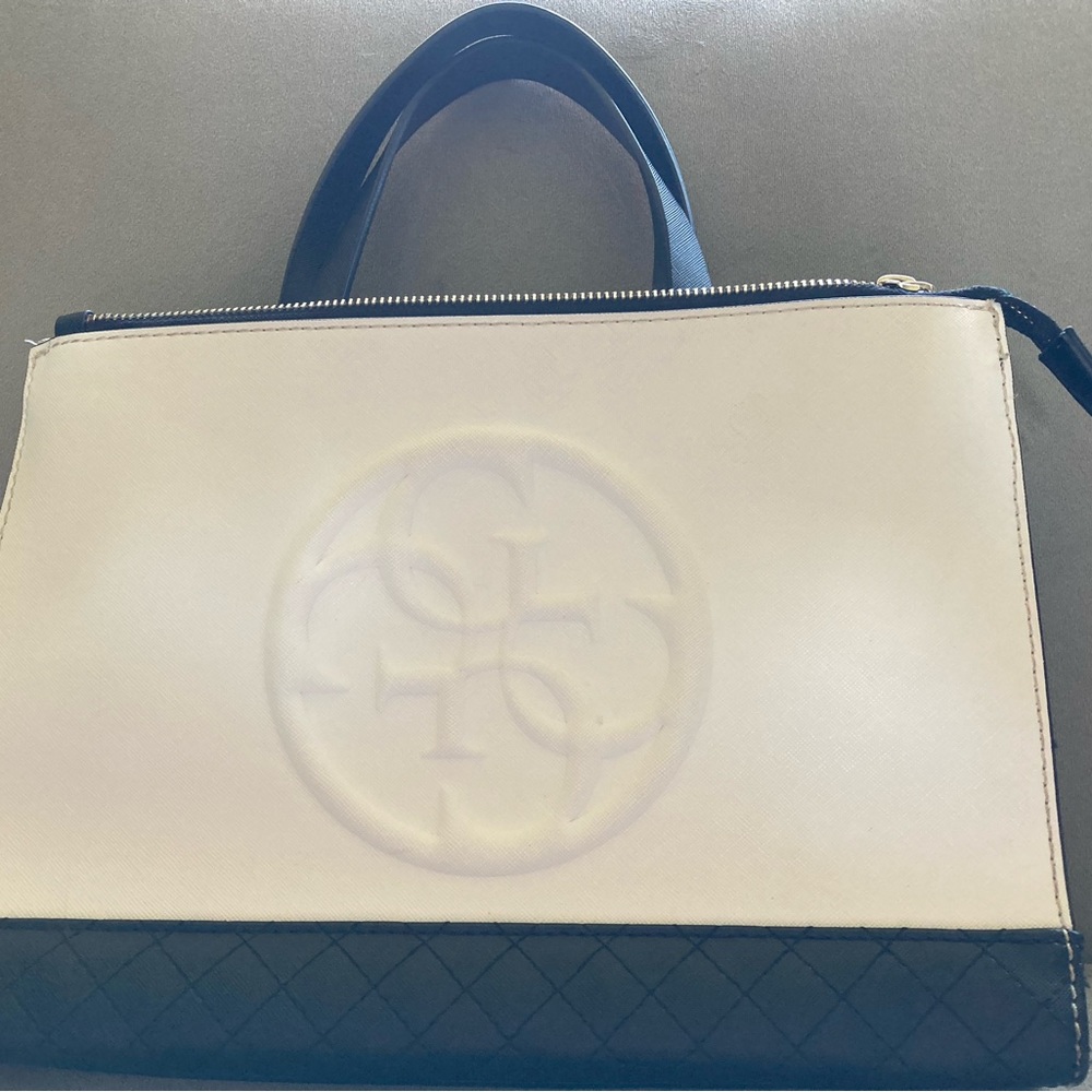 GUESS HAND BAG